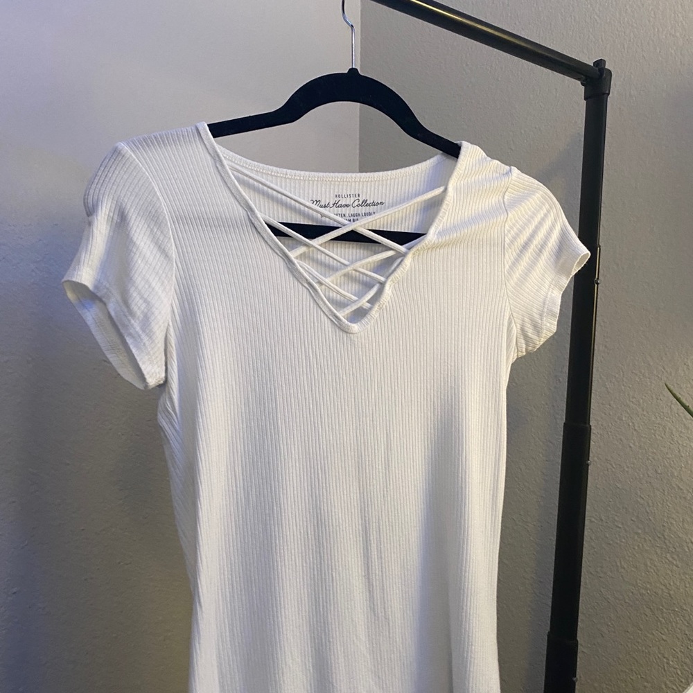 HOLISTER white crossed front ribbed top